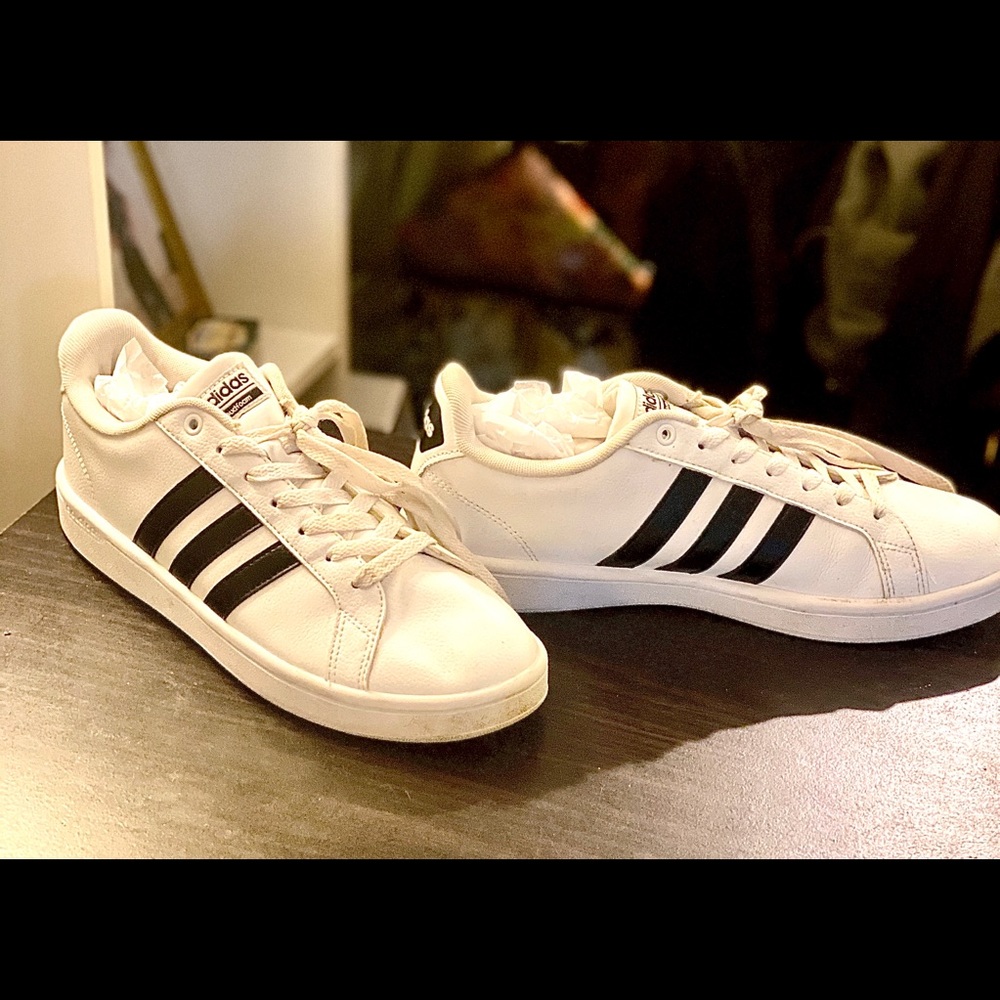 Classic Adidas Grand Court
